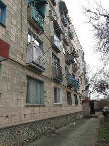 Продам 1 кімнатну квартиру по вул. Грушевського (р-н Дитячої лікарні)