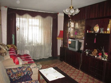 Продам 3 кімнатну квартиру по вул. Сагайдачного (колишня назва вул. Фрунзе, р-н Центрального ринку)