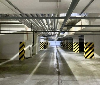 Дніпро, Володимира Моссаковського вул., 7В