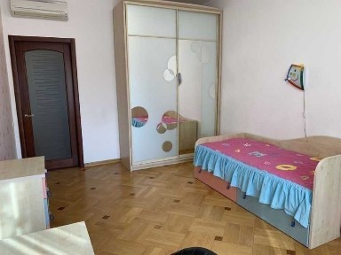 Дніпро, Василя Жуковського вул., 21