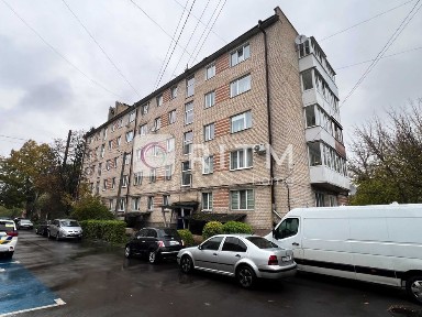 Продається простора 2 кімн квартира на вул. Винниченка