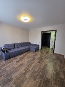Безнал! Продам 2х ком. Ж/м Красный Камень с ремонтом