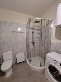 Нова 1 кімнатна квартира в оренду у Білогородці є парковка!