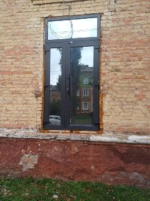 Продам 1-кімнатну квартиру-студію 45 м² | 1 поверх | Центр селища | Під комерцію