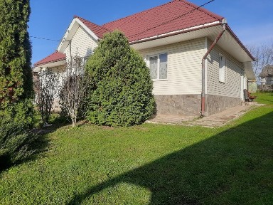 Продам будинок к хорошому стані кому потрібно дзвоніть.