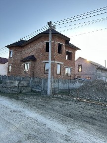 Продам будинок поруч з Чернівцями
