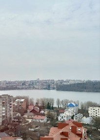 Продаж квмртири з виглядом на озеро, вул. Нечая
