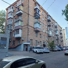Київ, Гоголівська вул., 49