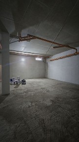 Цоколь з окремим входом в аренду 175м²