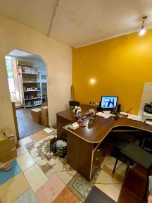 Продам коммерческое помещение р-н ЮТЗ.