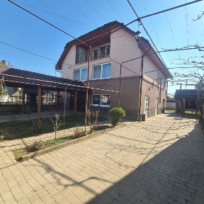 Продається чудовий сімейний будинок в м. Берегове