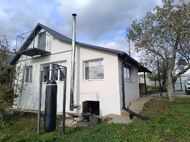 Продається житловий будинок або дача з ремонтом Устя
