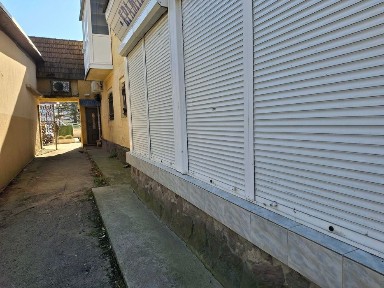 ПРОДАЖ (можлива оренда) комерційного фасадного приміщення 160 м²
