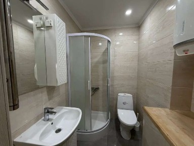 Киев, Соборности просп., 17 К2, К2