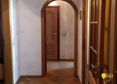 Київ, Лариси Руденко вул., 10