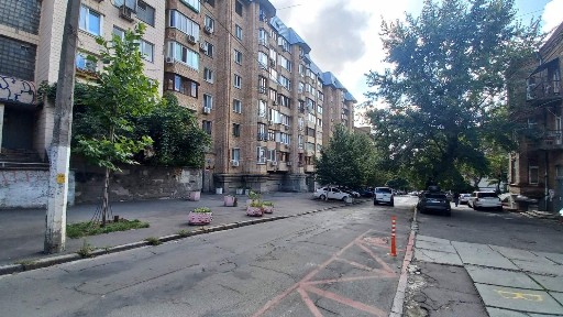 Киев, Тургеневская ул., 64/68