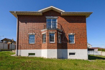 Продажа дома в английском стиле среди леса - 310 м², подвал, 20 мин до Киева Бобрица