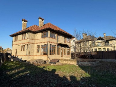 Продам дом в Совиньоне ул. Бризовая. 10 соток. Есть подвал. Гараж на 2 авто. Таких цен больше нет!