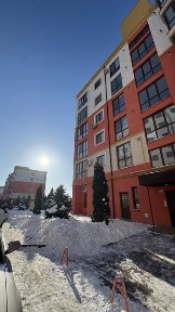 Продається 3-кімнатна квартира на Щасливому
