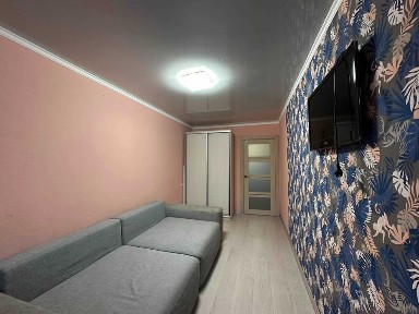 Продам 2-ну квартиру в районі 12 школи!