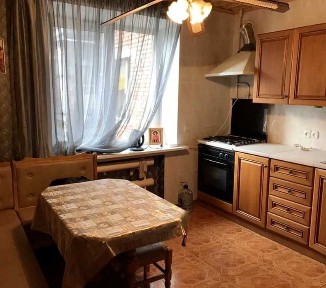 Продаётся 3-ком. кв. в центре Славянска. Крупногабаритная