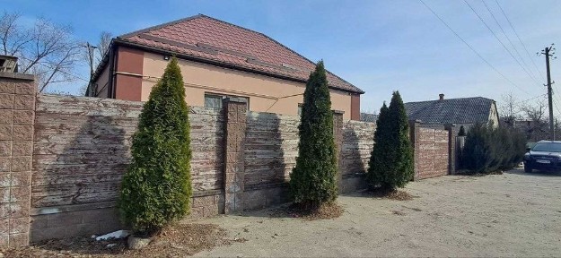 Продам дом с ремонтом в Яворницком (Илларионово). Зайти и жить