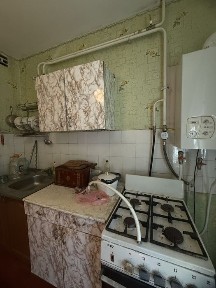 Продаж 3-кімнатної квартири в с. Ладинка з автономним опаленням та гаражем