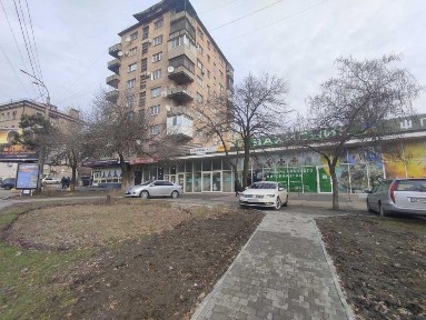 Приміщення на пр. Соборному - 136,7 кв. м. Є орендарі