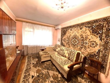 Продам меблированную, теплую 2х комн кв 46м ул. Корищенко (Кузнецова). Тихий район, 2 этаж. Заходи и живи!