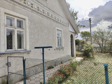 Продається добротний цегляний будинок. Чортків