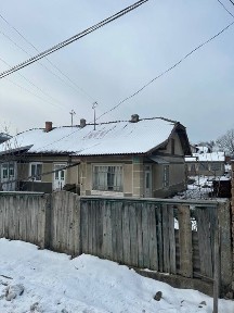 Продається 1/2 будинку