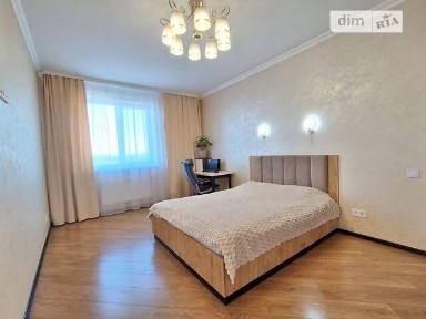 Продаж 2к квартири 71 кв. м на вул. Одеська • ID 34303918