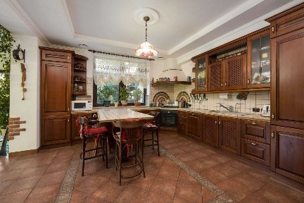 Аренда дома 328 м², Золочевская ул.