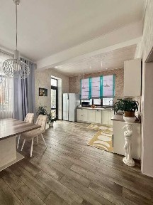 Оренда будинку 360 м², Озерна