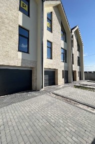 Киевская обл., Киево-Святошинский район, с. Новоселки, Молодіжна, 24