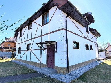 Київська обл., Макарівський район, смт Макарів, квіткова