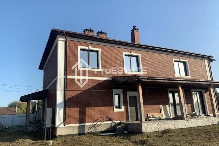 Київська обл., Броварський район, с. Пухівка, Яблунева, 8