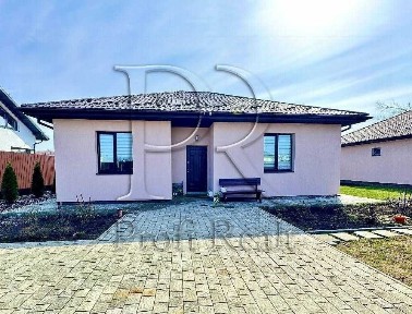 Київська обл., Вишгородський район, с. Нові Петрівці, Козацька вул.