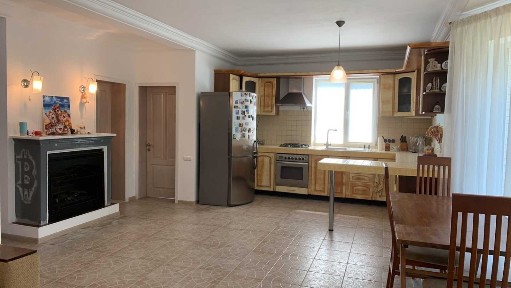 Київська обл., Васильківський район, смт Глеваха, Садова