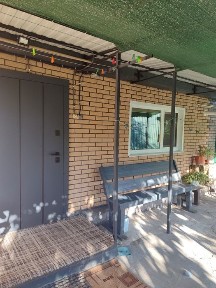 Продаж 1/2 будинку в центрі міста Сміла.