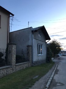 Продам приватний будинок з гаражем в центрі м. Дрогобич