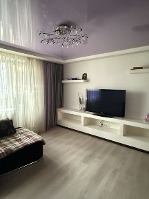 Продаж 3 кімнатної квартири | цегляний будинок | корбутівка