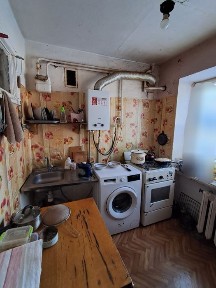 Продам 3-х кім. квартиру без ремонту під бізнес або житло