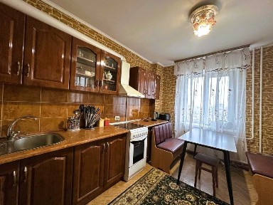 Київ, Декабристів вул., 12/37