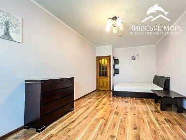 Киев, Воскресенская ул., 12А