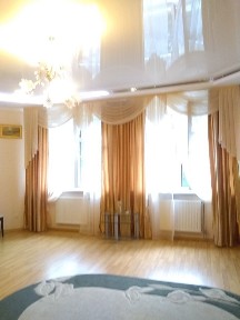 Киев, Евгения Коновальца ул., 32Б