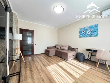 Київ, Воскресенська вул., 16
