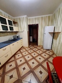 Київ, Мілославська вул., 12