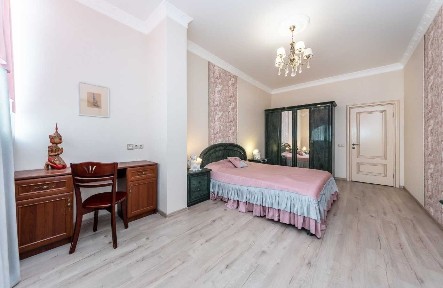 Киев, Евгения Коновальца ул., 36Е