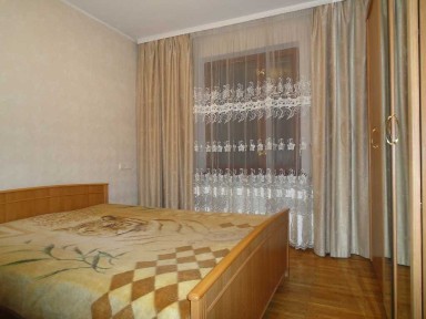 Киев, Ревуцкого ул., 44Б
